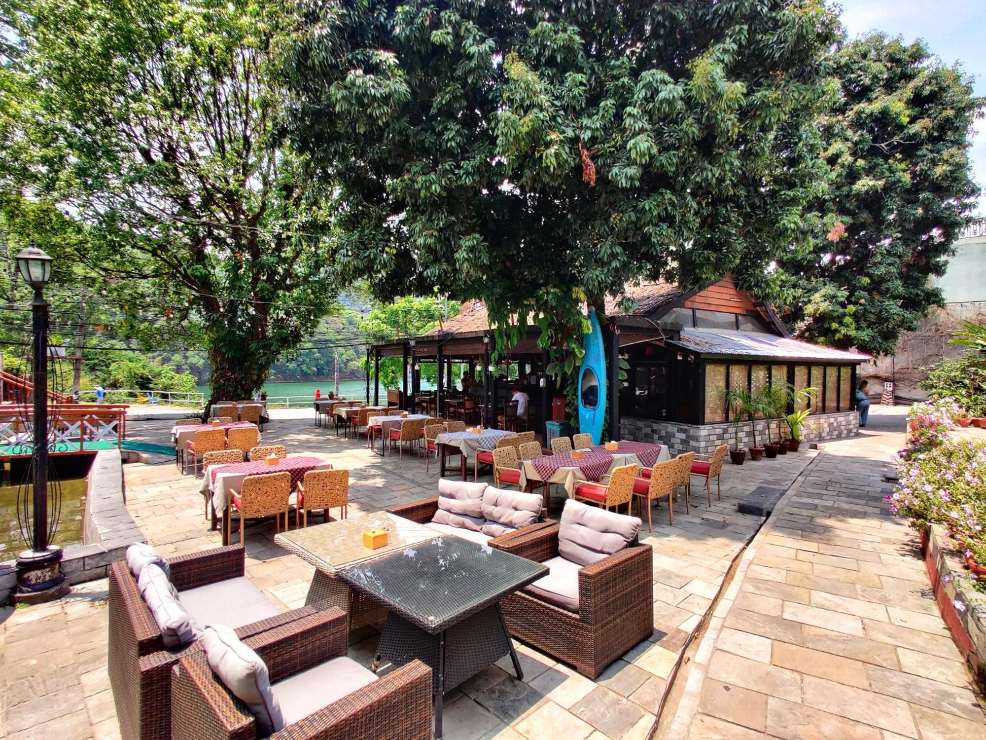 Lake View Resort Pokhara Exterior foto