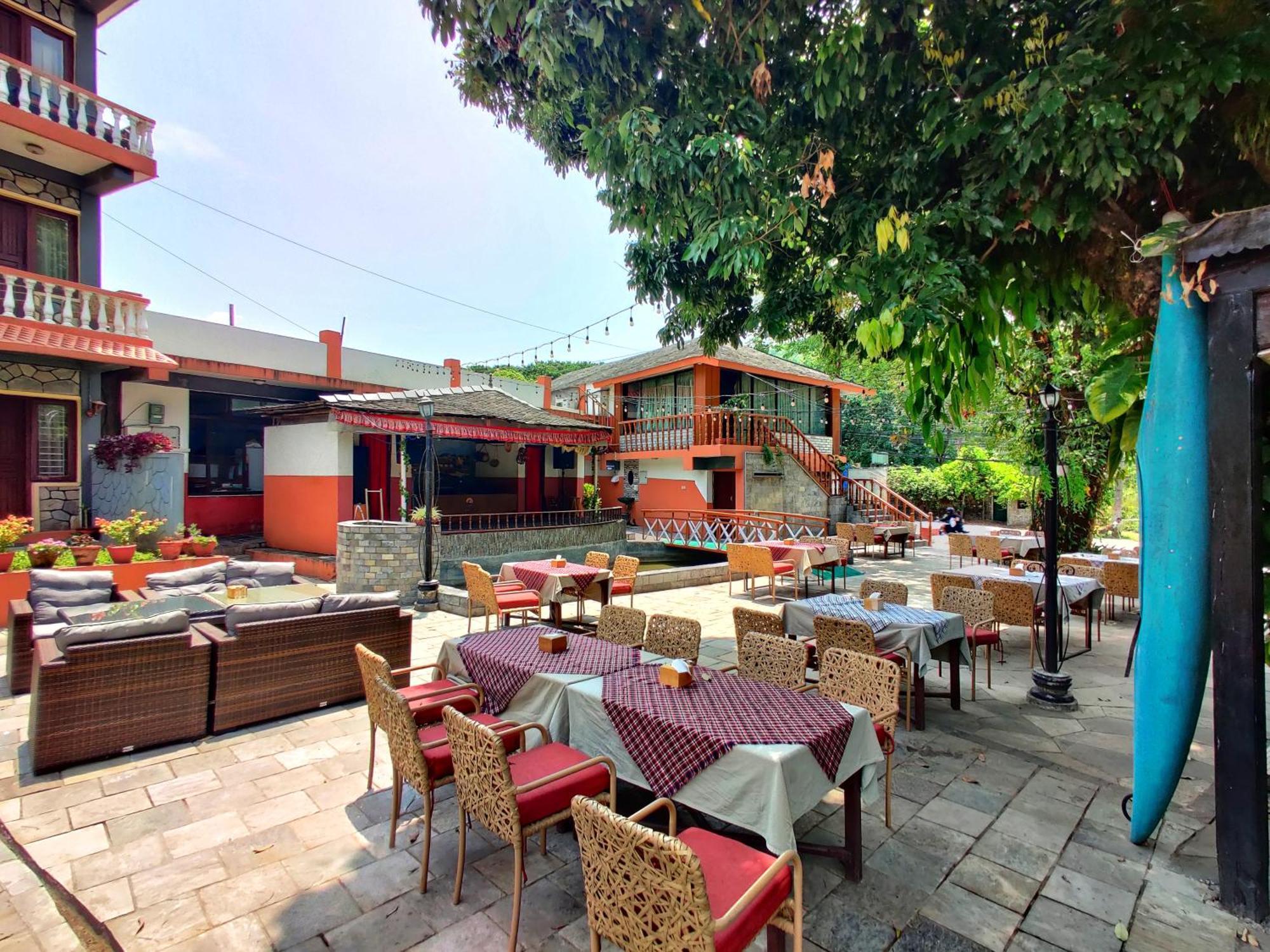 Lake View Resort Pokhara Exterior foto